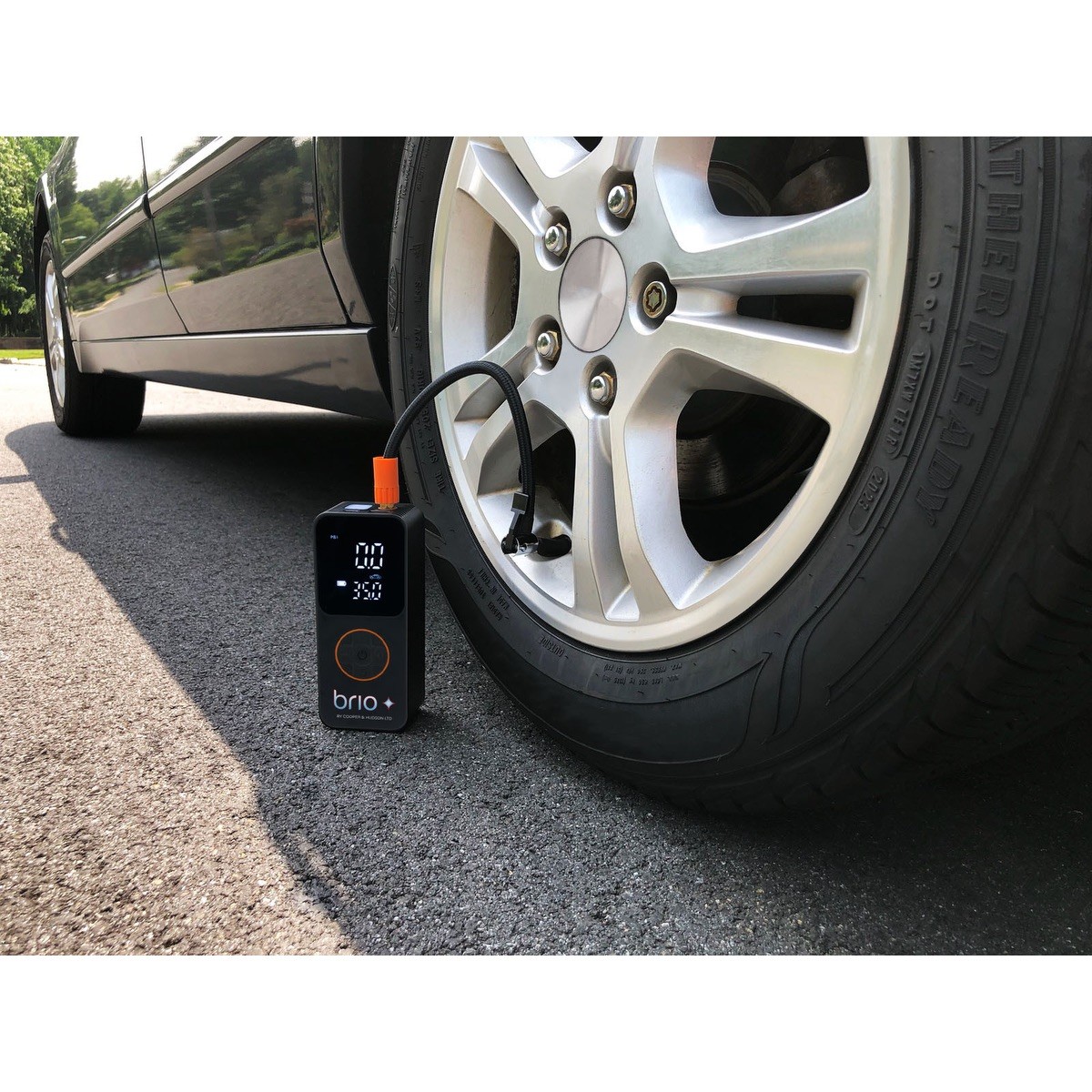 Picture of Digital Tire Inflator / Air Pump