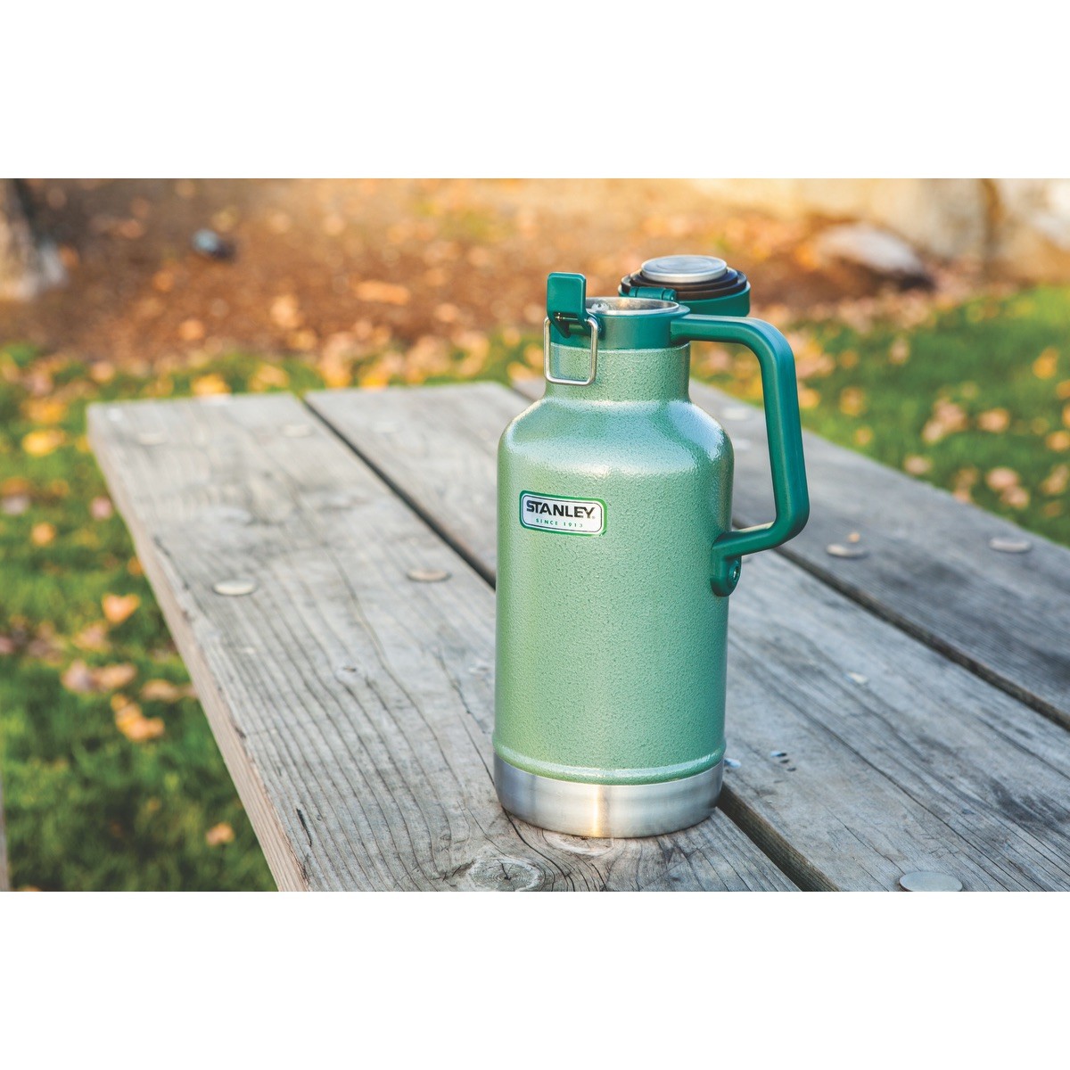 Picture of Stanley 64 oz Classic Vacuum Growler