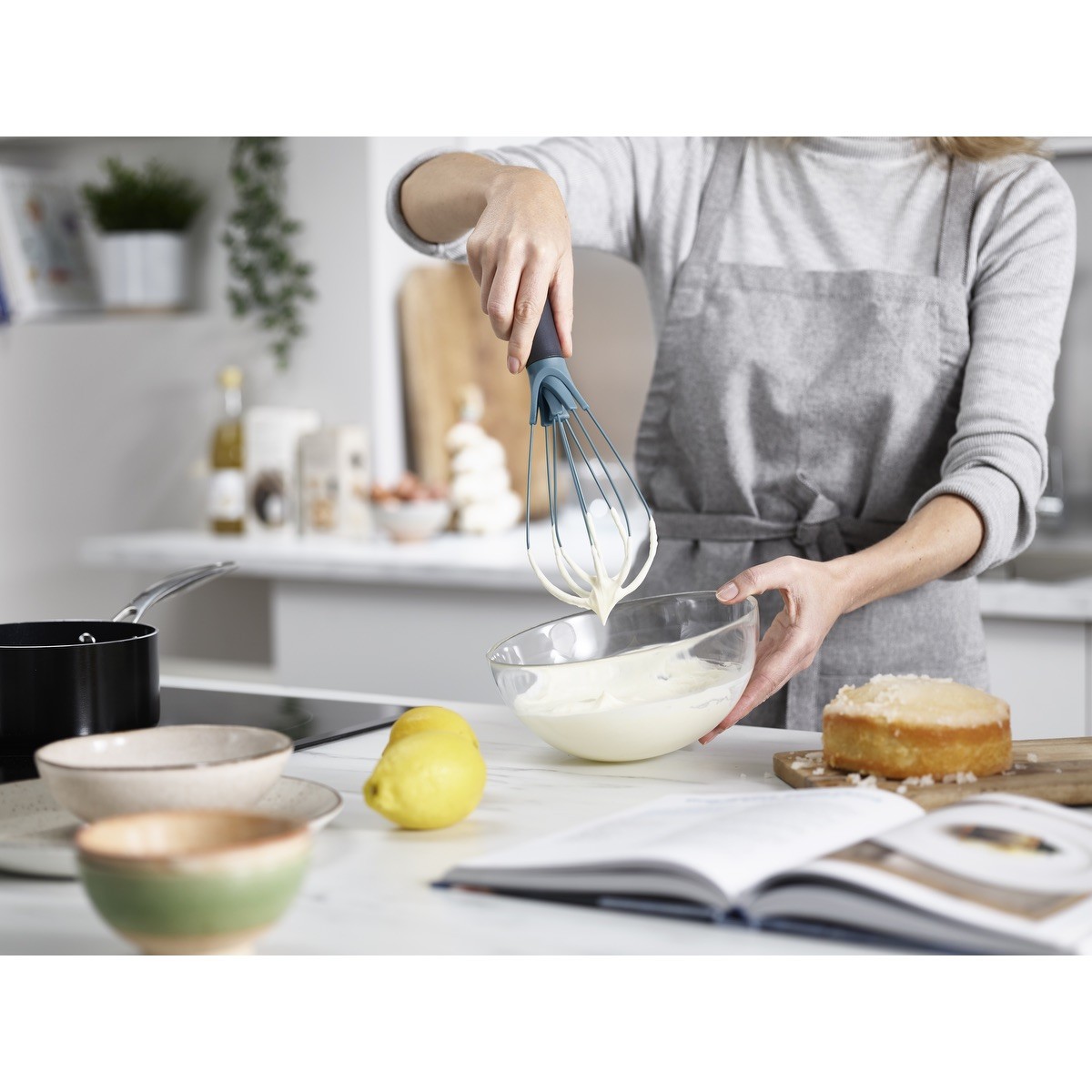 Picture of Joseph Joseph Twist 2-in-1 Blue Whisk