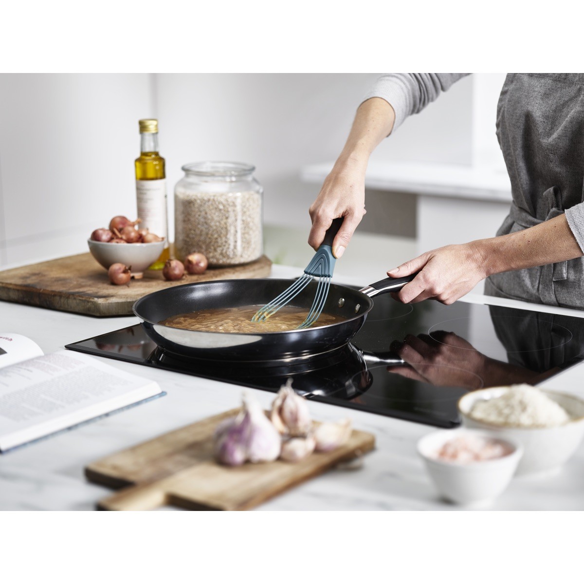 Picture of Joseph Joseph Twist 2-in-1 Blue Whisk