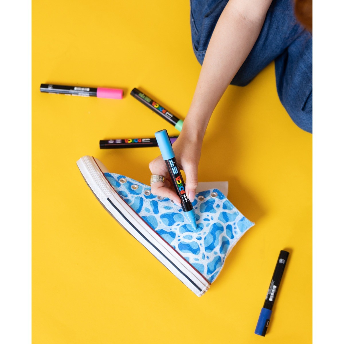 Picture of POSCA 4 Piece Neon Marker Set with Bag