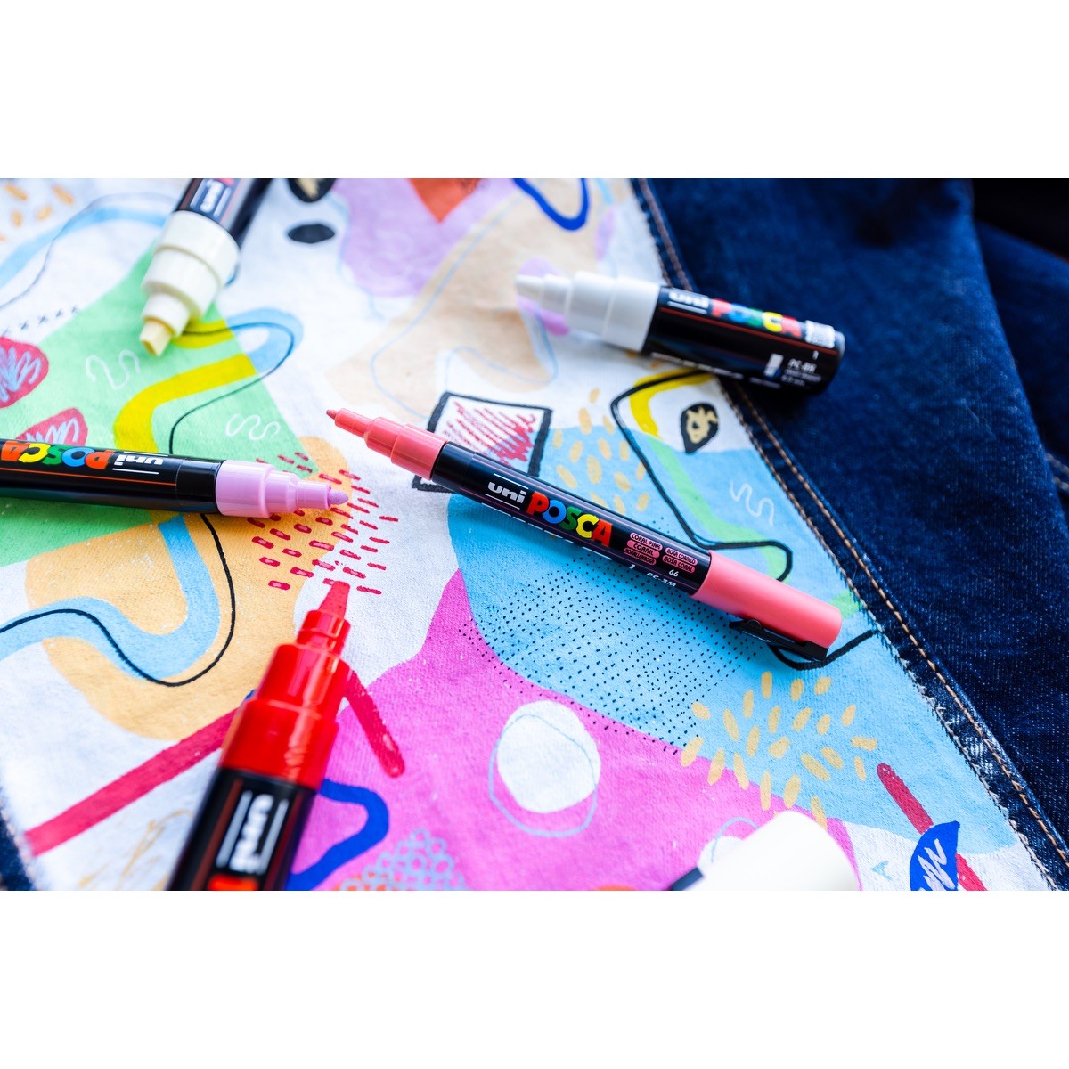 Picture of POSCA 8 Piece Basic Marker Set with Bag - Medium