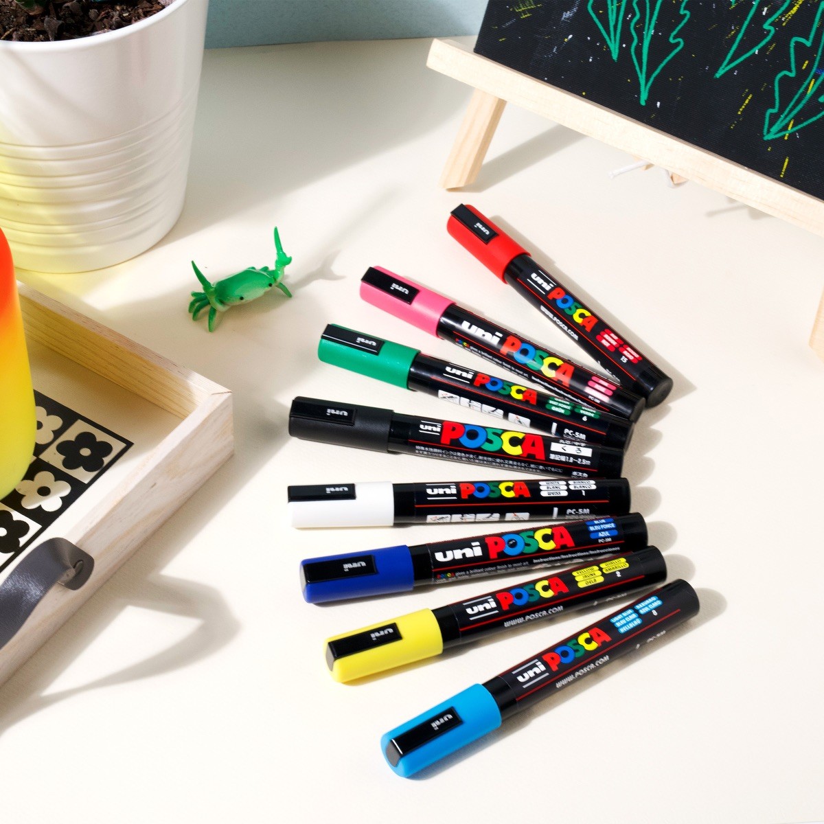 Picture of POSCA 8 Piece Basic Marker Set with Bag - Medium