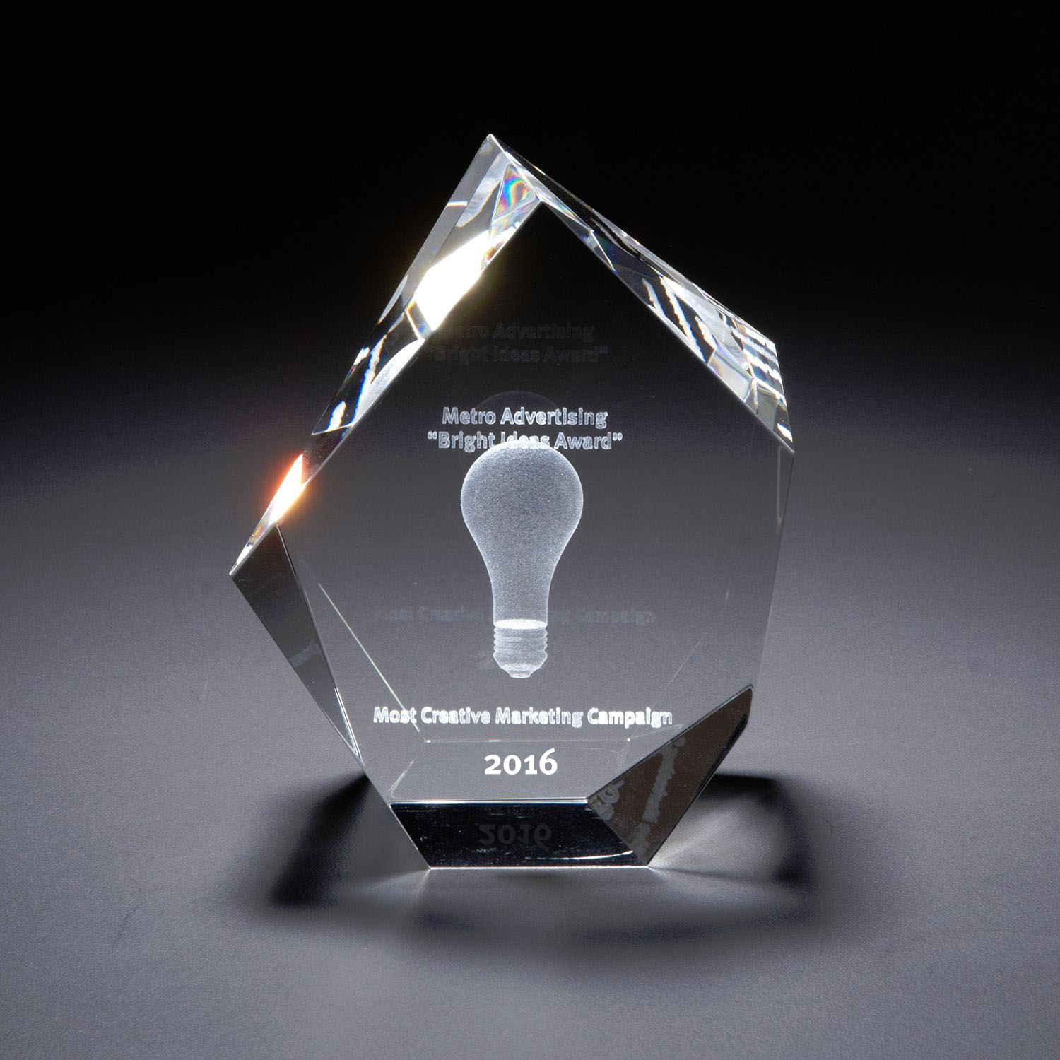 Picture of 3D Crystal Maximo Small Award