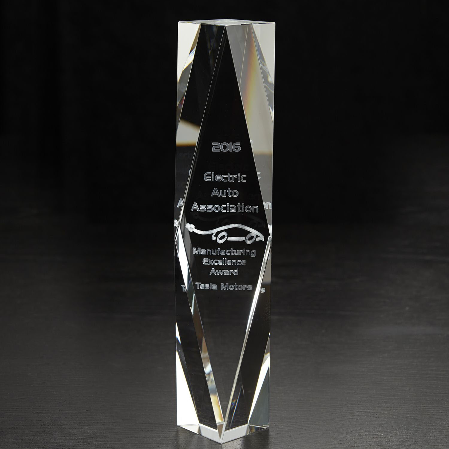 Picture of Large Chairmans 3D Crystal Award