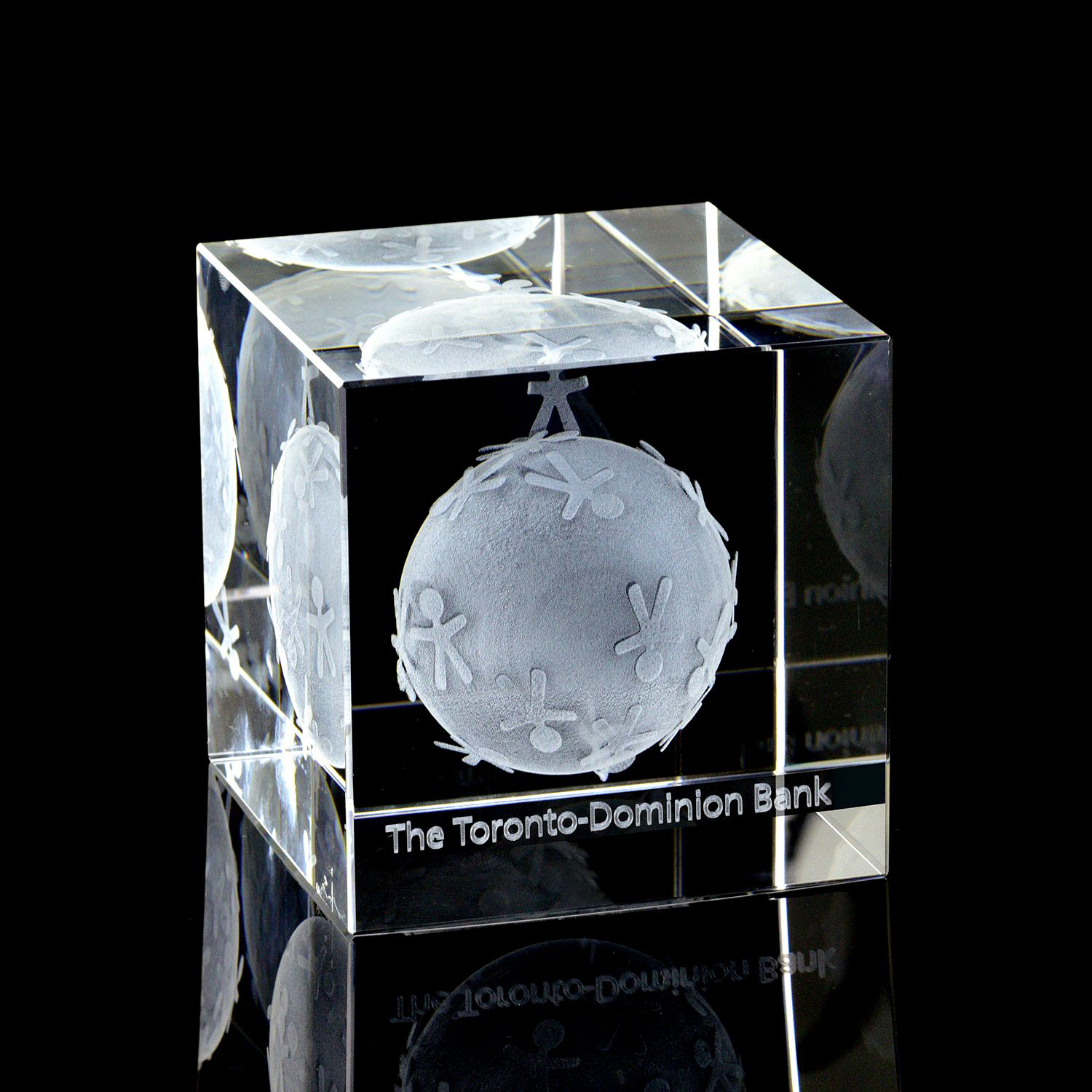 Picture of Large Flat Cube 3D Crystal Award