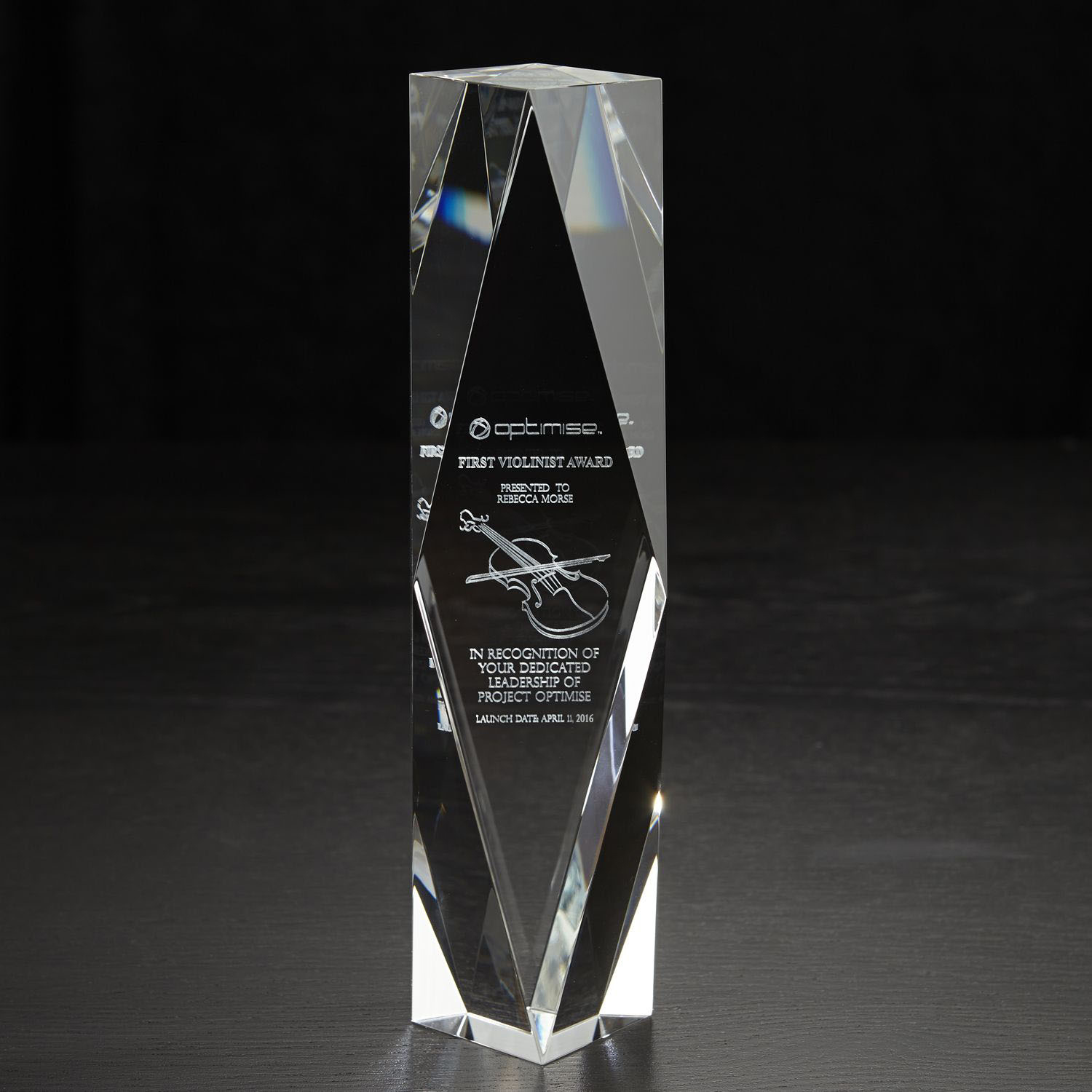 Picture of Small Chairmans 3D Crystal Award