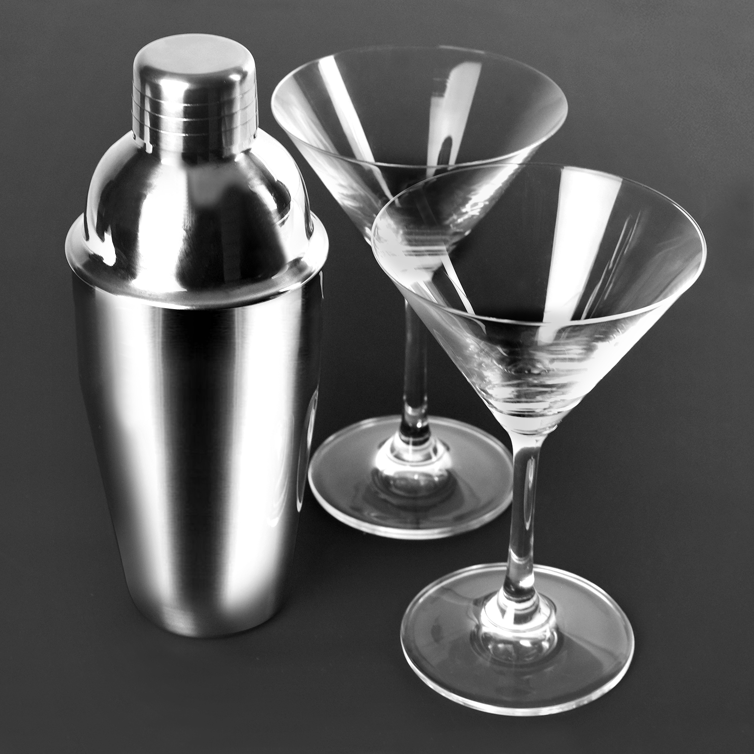 Picture of Martini Shaker Set w/ 2 Glasses