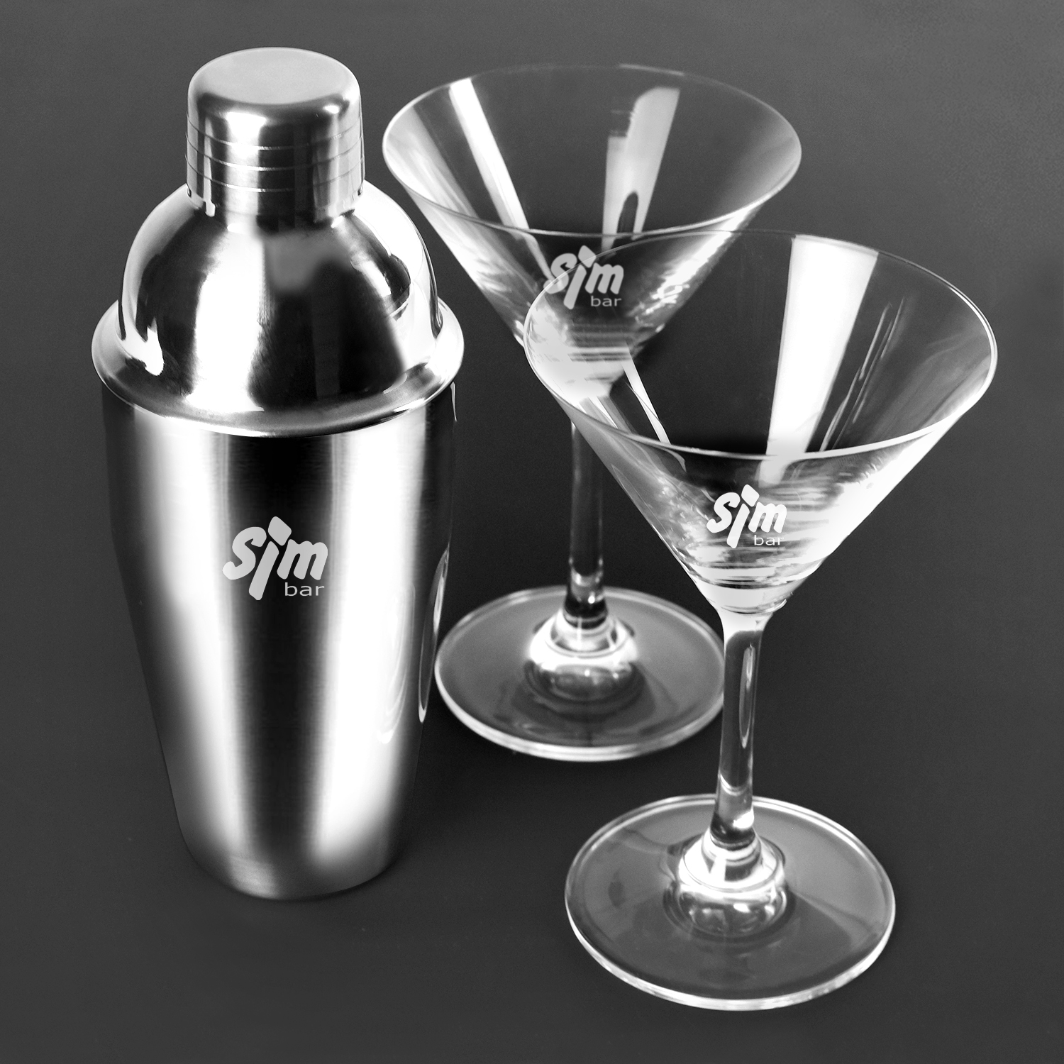 Picture of Martini Shaker Set w/ 2 Glasses