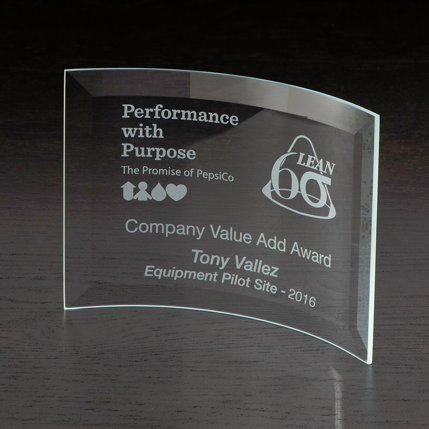 Picture of Crescent Medium Glass Award