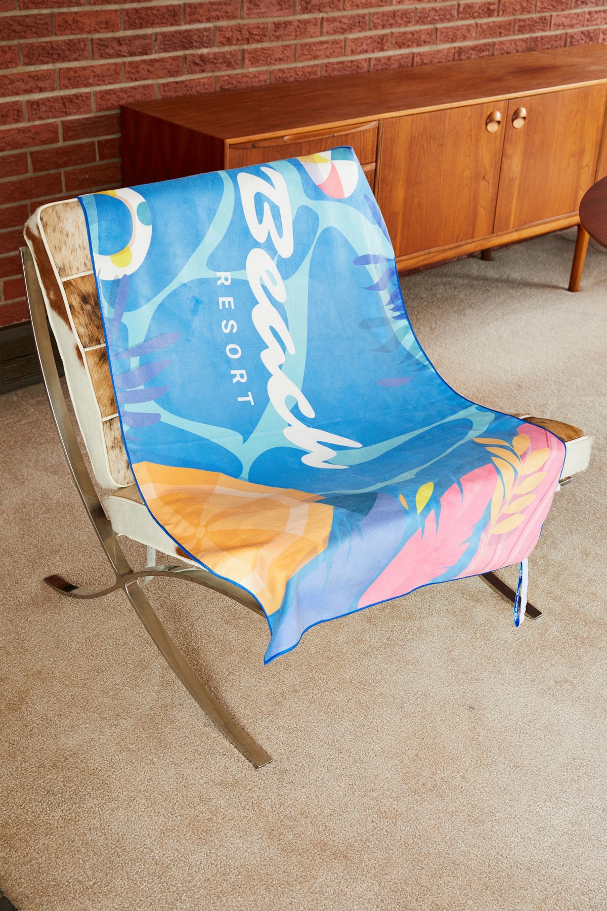 Picture of Microfiber Max Dry Sand Proof Beach Towel w/Elastic Band (30"x 60")
